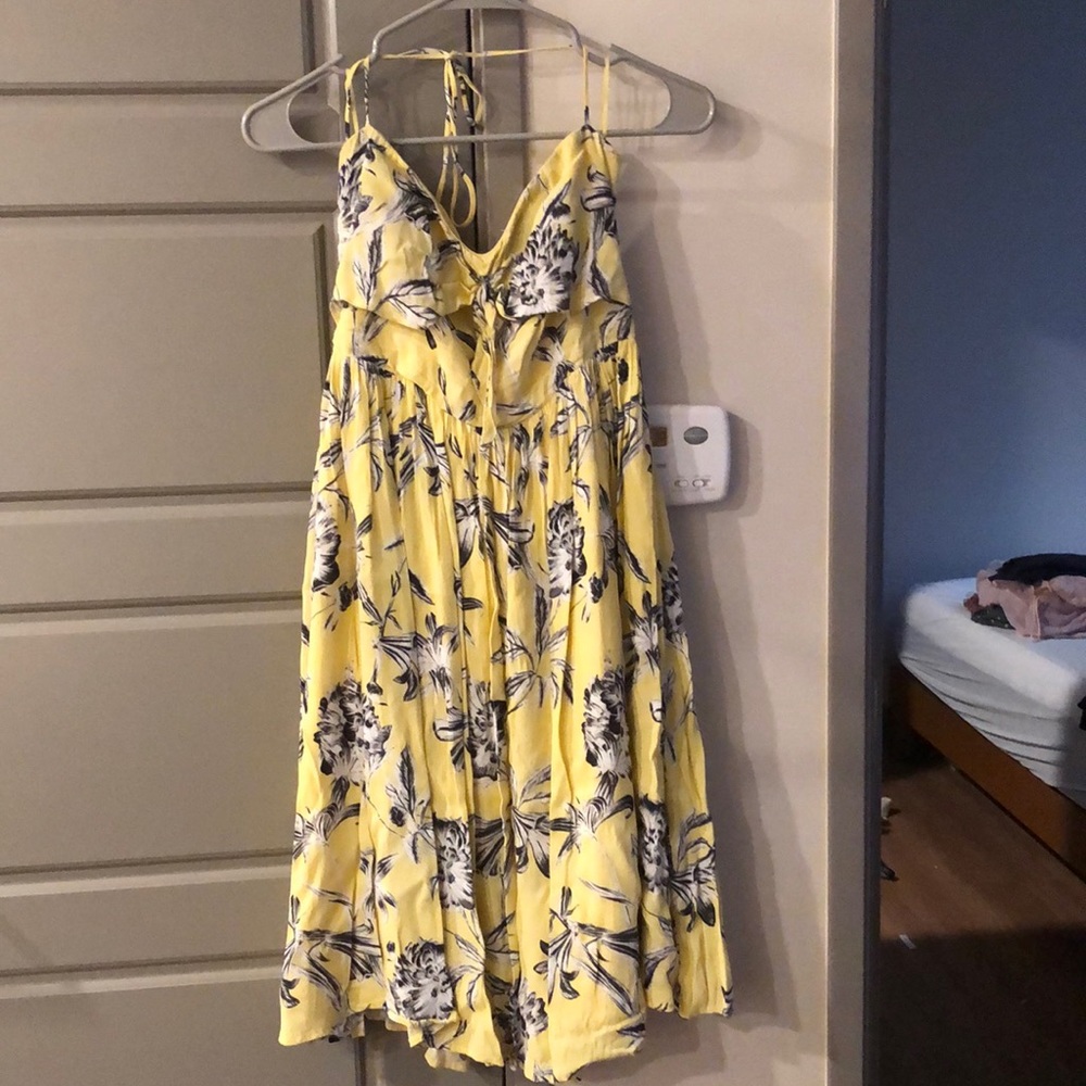 BB Dakota yellow halter dress